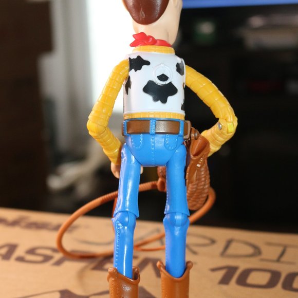 Disney Pixar Mattel Toy Story 4 Fully Posable Woody Figure Toy w/ Lasso + Hat 9” - Picture 6 of 11